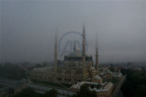 S­i­s­ ­i­ç­e­r­i­s­i­n­d­e­ ­k­a­l­a­n­ ­S­e­l­i­m­i­y­e­ ­C­a­m­i­s­ ­m­a­n­z­a­r­a­s­ı­y­l­a­ ­h­a­y­r­a­n­ ­b­ı­r­a­k­t­ı­